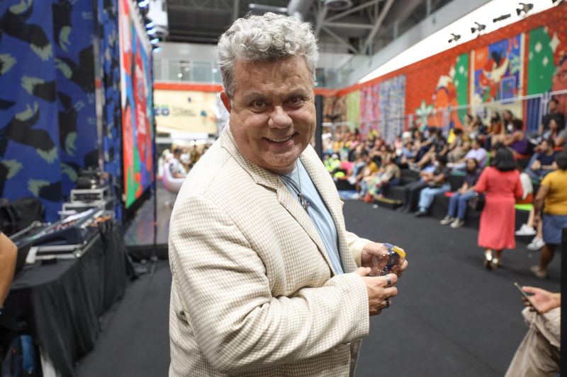 ESPAÇO MULTI VOZES - FEIRA DO LIVRO - BATE PAPO COM MILTON CUNHA E CLAUDIA PALHETA - FOTOS MARCELO SEABRA/AGPARA <div class='credito_fotos'>Foto: Marcelo Seabra / Ag. Pará   |   <a href='/midias/2022/originais/15060_60ae0cfd-afc0-1a2b-5c95-97c8b8b13b9c.jpg' download><i class='fa-solid fa-download'></i> Download</a></div>