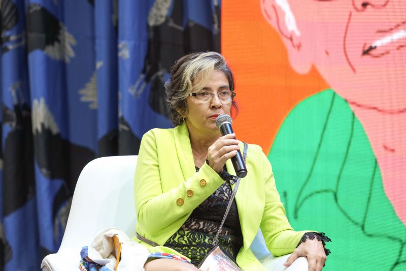 ESPAÇO MULTI VOZES - FEIRA DO LIVRO - BATE PAPO COM MILTON CUNHA E CLAUDIA PALHETA - FOTOS MARCELO SEABRA/AGPARA <div class='credito_fotos'>Foto: Marcelo Seabra / Ag. Pará   |   <a href='/midias/2022/originais/15060_7e903dcd-abc9-8a6b-3458-c56717649176.jpg' download><i class='fa-solid fa-download'></i> Download</a></div>