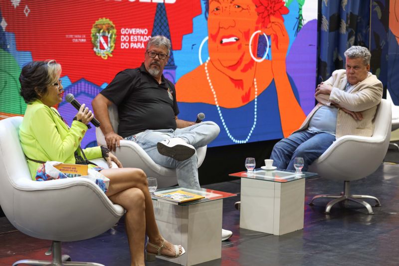 ESPAÇO MULTI VOZES - FEIRA DO LIVRO - BATE PAPO COM MILTON CUNHA E CLAUDIA PALHETA - FOTOS MARCELO SEABRA/AGPARA <div class='credito_fotos'>Foto: Marcelo Seabra / Ag. Pará   |   <a href='/midias/2022/originais/15060_8c05d717-8503-1e5e-74b5-d83b9e82ce55.jpg' download><i class='fa-solid fa-download'></i> Download</a></div>