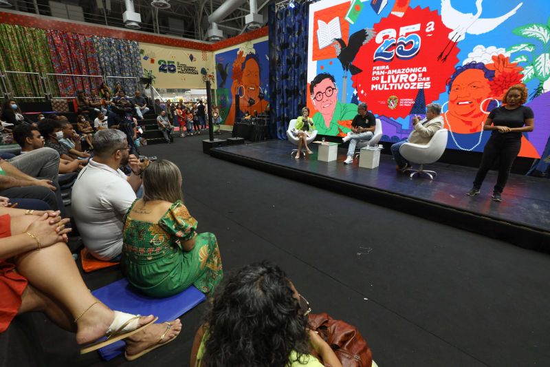 ESPAÇO MULTI VOZES - FEIRA DO LIVRO - BATE PAPO COM MILTON CUNHA E CLAUDIA PALHETA - FOTOS MARCELO SEABRA/AGPARA <div class='credito_fotos'>Foto: Marcelo Seabra / Ag. Pará   |   <a href='/midias/2022/originais/15060_c3cb31be-0d7d-66c4-f12e-961f69cb3b14.jpg' download><i class='fa-solid fa-download'></i> Download</a></div>