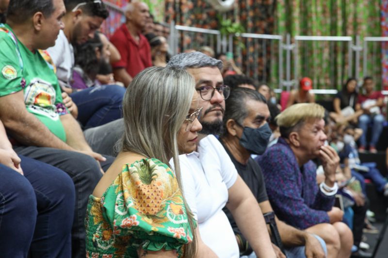 ESPAÇO MULTI VOZES - FEIRA DO LIVRO - BATE PAPO COM MILTON CUNHA E CLAUDIA PALHETA - FOTOS MARCELO SEABRA/AGPARA <div class='credito_fotos'>Foto: Marcelo Seabra / Ag. Pará   |   <a href='/midias/2022/originais/15060_e62c2530-bd61-600f-330d-755717cf7fb1.jpg' download><i class='fa-solid fa-download'></i> Download</a></div>