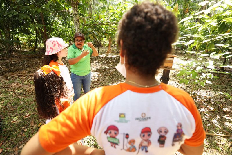 Crianças em Tratamento contra o Câncer  visitam Fabrica de Chocolate no Combu - Fotos Bruno Cecim - Ag.Pará <div class='credito_fotos'>Foto: Bruno Cecim / Ag.Pará   |   <a href='/midias/2022/originais/15134_1c7261d9-e504-0f21-d576-29fc1277a29f.jpg' download><i class='fa-solid fa-download'></i> Download</a></div>