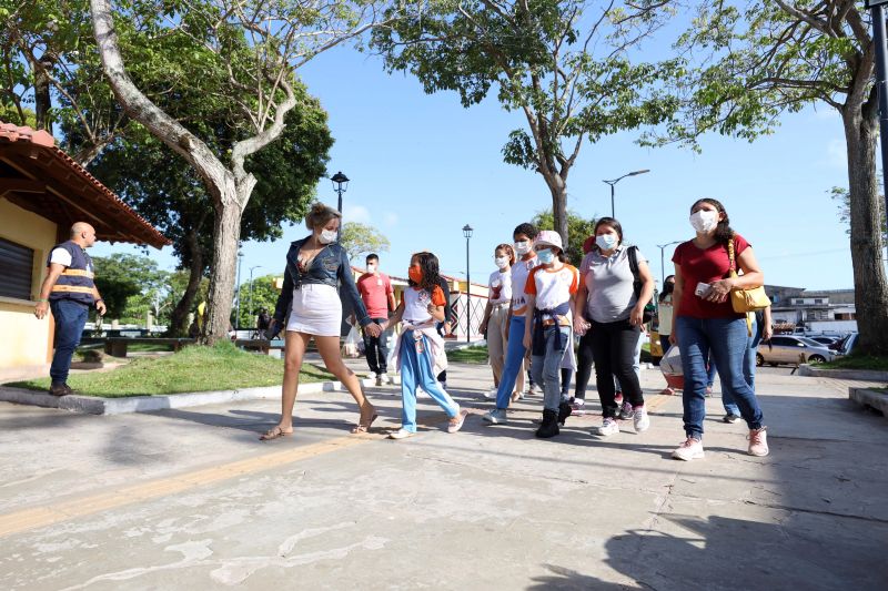 Crianças em Tratamento contra o Câncer  visitam Fabrica de Chocolate no Combu - Fotos Bruno Cecim - Ag.Pará <div class='credito_fotos'>Foto: Bruno Cecim / Ag.Pará   |   <a href='/midias/2022/originais/15134_47d548fd-995a-7542-7f6e-c30e2c064a6e.jpg' download><i class='fa-solid fa-download'></i> Download</a></div>