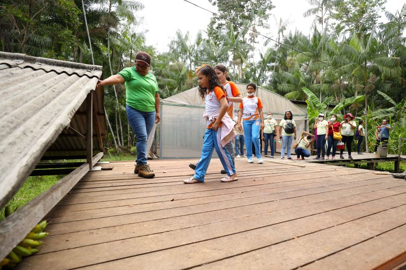 Crianças em Tratamento contra o Câncer  visitam Fabrica de Chocolate no Combu - Fotos Bruno Cecim - Ag.Pará <div class='credito_fotos'>Foto: Bruno Cecim / Ag.Pará   |   <a href='/midias/2022/originais/15134_6f0fb074-3992-2599-c0fc-6c15115f76ec.jpg' download><i class='fa-solid fa-download'></i> Download</a></div>