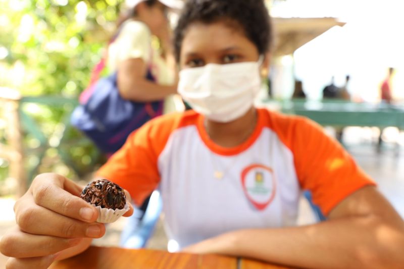 Crianças em Tratamento contra o Câncer  visitam Fabrica de Chocolate no Combu - Fotos Bruno Cecim - Ag.Pará

Marcele Carvalho, aluna <div class='credito_fotos'>Foto: Bruno Cecim / Ag.Pará   |   <a href='/midias/2022/originais/15134_e8b62a46-1d69-1127-4f2c-4a8aaefa1dcb.jpg' download><i class='fa-solid fa-download'></i> Download</a></div>