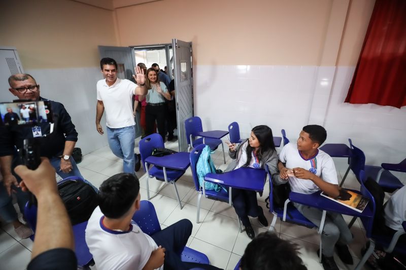 GOVERNADOR ENTREGA ESCOLA JOSÉ NICOLINO DE SOUZA EM ORIXIMINÁ <div class='credito_fotos'>Foto: Rodrigo Pinheiro / Ag.Pará   |   <a href='/midias/2022/originais/15245_286daada-eadf-0d2e-1dd4-2bc35eb07cec.jpg' download><i class='fa-solid fa-download'></i> Download</a></div>