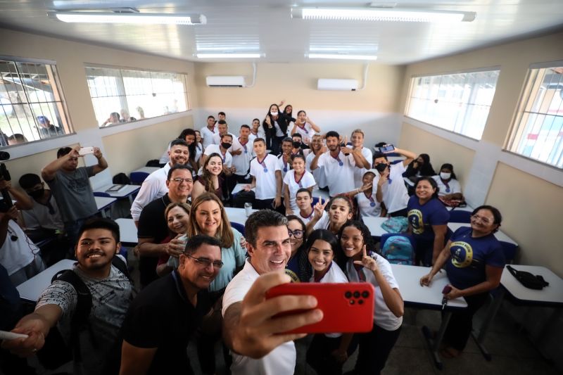 GOVERNADOR ENTREGA ESCOLA JOSÉ NICOLINO DE SOUZA EM ORIXIMINÁ <div class='credito_fotos'>Foto: Rodrigo Pinheiro / Ag.Pará   |   <a href='/midias/2022/originais/15245_8262f56d-87e9-5bc3-8f5d-341f38c4cbb4.jpg' download><i class='fa-solid fa-download'></i> Download</a></div>