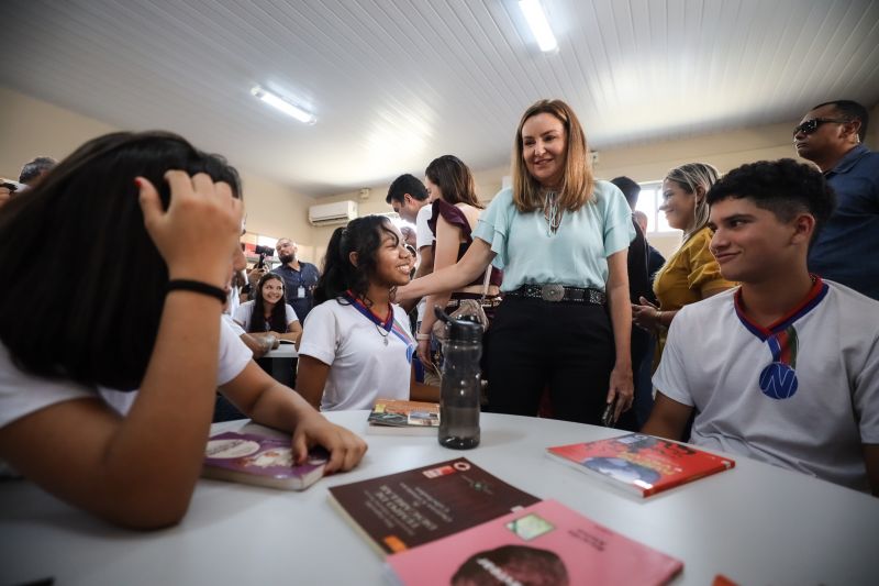 GOVERNADOR ENTREGA ESCOLA JOSÉ NICOLINO DE SOUZA EM ORIXIMINÁ <div class='credito_fotos'>Foto: Rodrigo Pinheiro / Ag.Pará   |   <a href='/midias/2022/originais/15245_a3d1bf10-1d49-e85e-4384-f32905049f81.jpg' download><i class='fa-solid fa-download'></i> Download</a></div>