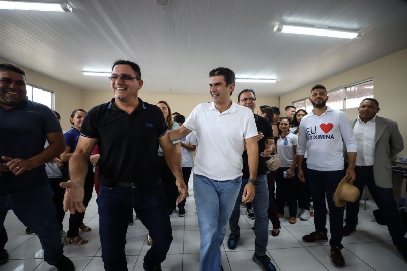 GOVERNADOR ENTREGA ESCOLA JOSÉ NICOLINO DE SOUZA EM ORIXIMINÁ <div class='credito_fotos'>Foto: Rodrigo Pinheiro / Ag.Pará   |   <a href='/midias/2022/originais/15245_c69b29ad-3149-7f0e-1103-3f70d9ed63cf.jpg' download><i class='fa-solid fa-download'></i> Download</a></div>