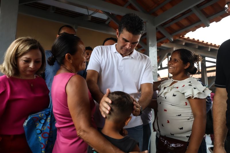 GOVERNADOR ENTREGA ESCOLA JOSÉ NICOLINO DE SOUZA EM ORIXIMINÁ <div class='credito_fotos'>Foto: Rodrigo Pinheiro / Ag.Pará   |   <a href='/midias/2022/originais/15245_cbcb7592-2c1f-8a7f-e2b6-e03af44f6dbb.jpg' download><i class='fa-solid fa-download'></i> Download</a></div>