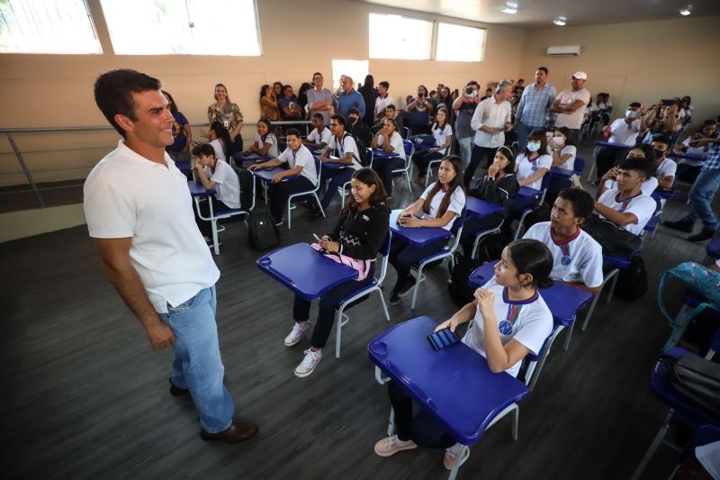 GOVERNADOR ENTREGA ESCOLA JOSÉ NICOLINO DE SOUZA EM ORIXIMINÁ <div class='credito_fotos'>Foto: Rodrigo Pinheiro / Ag.Pará   |   <a href='/midias/2022/originais/15245_d224f051-9d84-3128-eda0-480234b92840.jpg' download><i class='fa-solid fa-download'></i> Download</a></div>