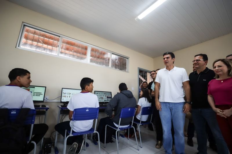 GOVERNADOR ENTREGA ESCOLA JOSÉ NICOLINO DE SOUZA EM ORIXIMINÁ <div class='credito_fotos'>Foto: Rodrigo Pinheiro / Ag.Pará   |   <a href='/midias/2022/originais/15245_d4504285-0303-00fc-dd2c-d08bb560cd16.jpg' download><i class='fa-solid fa-download'></i> Download</a></div>