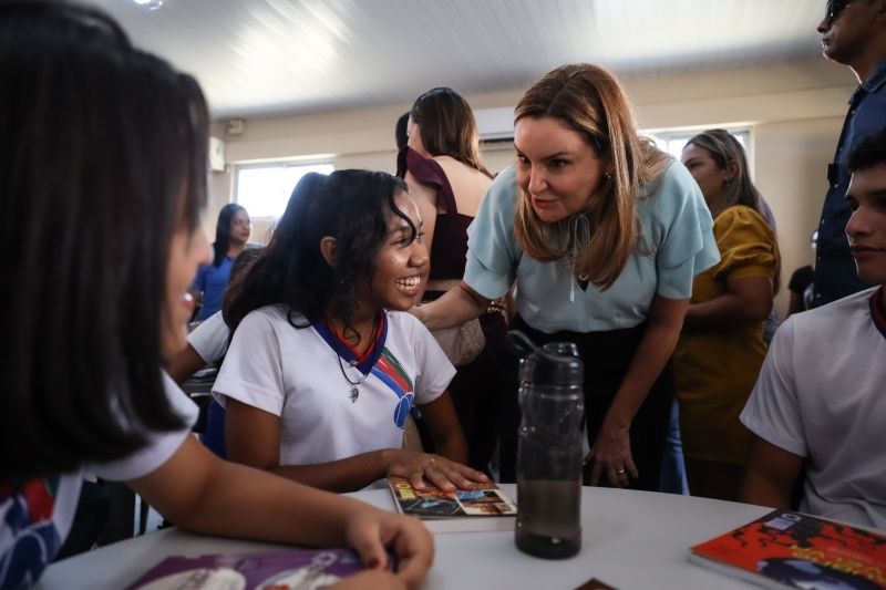 GOVERNADOR ENTREGA ESCOLA JOSÉ NICOLINO DE SOUZA EM ORIXIMINÁ <div class='credito_fotos'>Foto: Rodrigo Pinheiro / Ag.Pará   |   <a href='/midias/2022/originais/15245_dad31830-3583-7b23-3e8b-7404340734ca.jpg' download><i class='fa-solid fa-download'></i> Download</a></div>