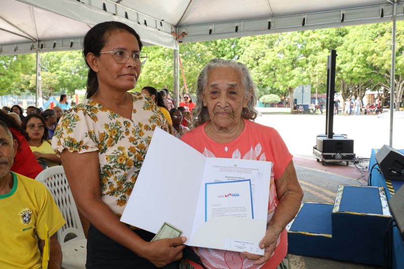 Governador Helder Barbalho entrega de títulos de terras em castanhal


Raimund do Rosario e Silva é a senhora de blusa salmão <div class='credito_fotos'>Foto: Marco Santos / Ag. Pará   |   <a href='/midias/2022/originais/15254_3c929a0b-1fd8-005b-fb70-d66ddd7ae2b3.jpg' download><i class='fa-solid fa-download'></i> Download</a></div>