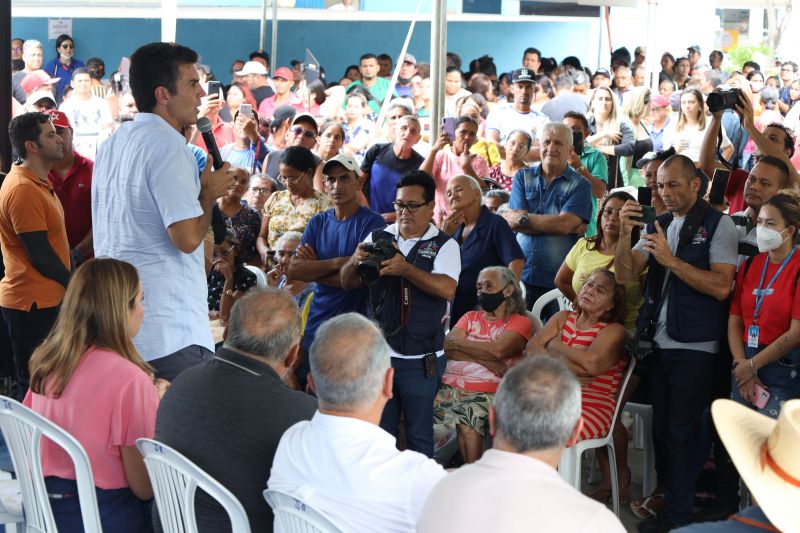 Governador Helder Barbalho entrega de títulos de terras em castanhal <div class='credito_fotos'>Foto: Marco Santos / Ag. Pará   |   <a href='/midias/2022/originais/15254_58e4eda1-18d2-5c60-26f7-e5798326ce5b.jpg' download><i class='fa-solid fa-download'></i> Download</a></div>