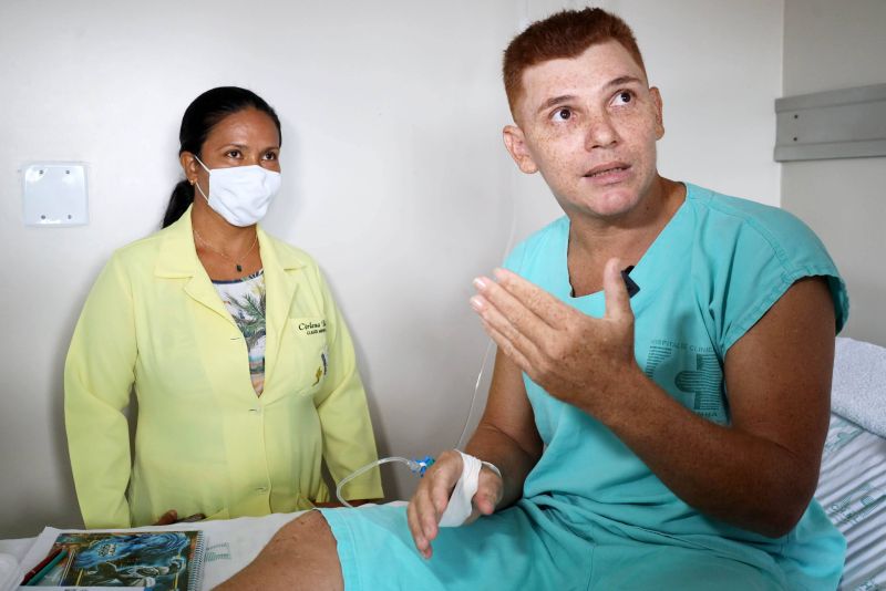 Dia dos Professores - Hospital de Clínicas Gaspar Vianna - Fotos Bruno Cecim <div class='credito_fotos'>Foto: Bruno Cecim / Ag.Pará   |   <a href='/midias/2022/originais/15258_97c7e203-8409-c235-9cd8-8974b6ef542f.jpg' download><i class='fa-solid fa-download'></i> Download</a></div>