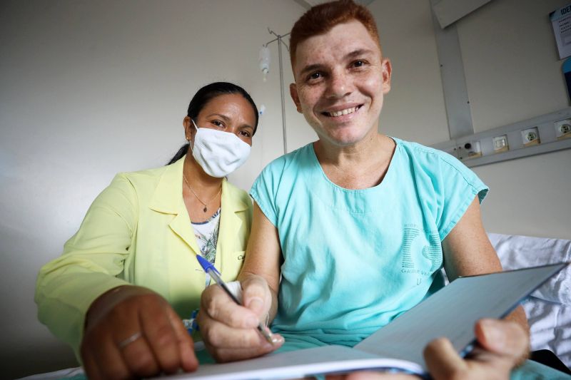 Dia dos Professores - Hospital de Clínicas Gaspar Vianna - Fotos Bruno Cecim <div class='credito_fotos'>Foto: Bruno Cecim / Ag.Pará   |   <a href='/midias/2022/originais/15258_ce4fd1fc-24ba-c65a-fe2c-7b3d09aebbab.jpg' download><i class='fa-solid fa-download'></i> Download</a></div>