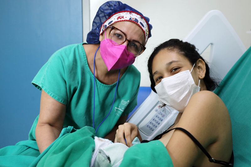 Lilian Pinheiro, enfermeira obstétrica da Maternidade da Santa Casa <div class='credito_fotos'>Foto: Bruno Cecim / Ag.Pará   |   <a href='/midias/2022/originais/15316_464c0889-c031-836f-90bd-d3bcc2f85824.jpg' download><i class='fa-solid fa-download'></i> Download</a></div>