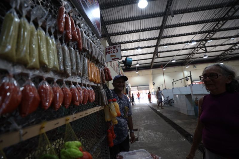 Mercado Municipal Distrito industrial - Fotos Pedro Guerreiro/AGPARÁ <div class='credito_fotos'>Foto: Pedro Guerreiro / Ag. Pará   |   <a href='/midias/2022/originais/15390_0265d110-f499-f99d-626a-8da6c78d0e1a.jpg' download><i class='fa-solid fa-download'></i> Download</a></div>