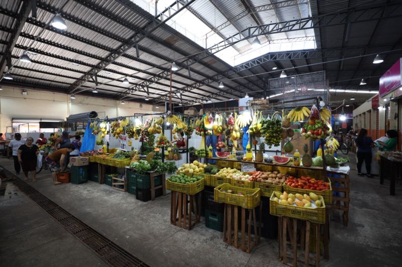 Mercado Municipal Distrito industrial - Fotos Pedro Guerreiro/AGPARÁ <div class='credito_fotos'>Foto: Pedro Guerreiro / Ag. Pará   |   <a href='/midias/2022/originais/15390_b16dcb01-05eb-7749-e3da-d0c3f4c8ec7c.jpg' download><i class='fa-solid fa-download'></i> Download</a></div>