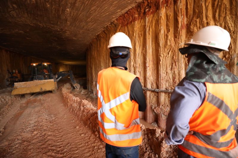 Obras Passagem inferior - Túnel Marituba - Fotos Pedro Guerreiro <div class='credito_fotos'>Foto: Pedro Guerreiro / Ag. Pará   |   <a href='/midias/2022/originais/15482_13a37b10-f987-e398-455a-a539d07eee40.jpg' download><i class='fa-solid fa-download'></i> Download</a></div>