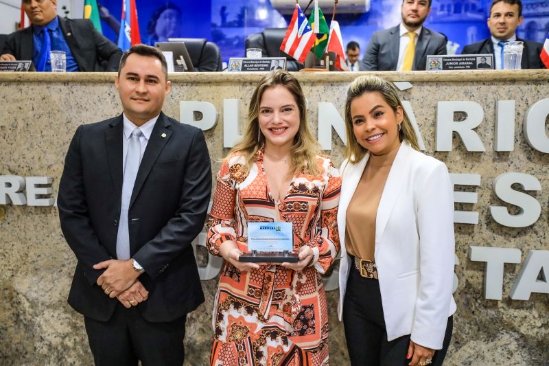 Homenagem primeira Dama, representada dela irmã Isabela lima 
 
PLENÁRIO VEREADOR LUIZ MESQUITA
DA COSTA EM
MARITUBA Fotos Marco Santos/ Ag Pará <div class='credito_fotos'>Foto: Marco Santos / Ag. Pará   |   <a href='/midias/2022/originais/15530_0b0f6d8b-a440-8e3b-fd12-91a09d722b8a.jpg' download><i class='fa-solid fa-download'></i> Download</a></div>