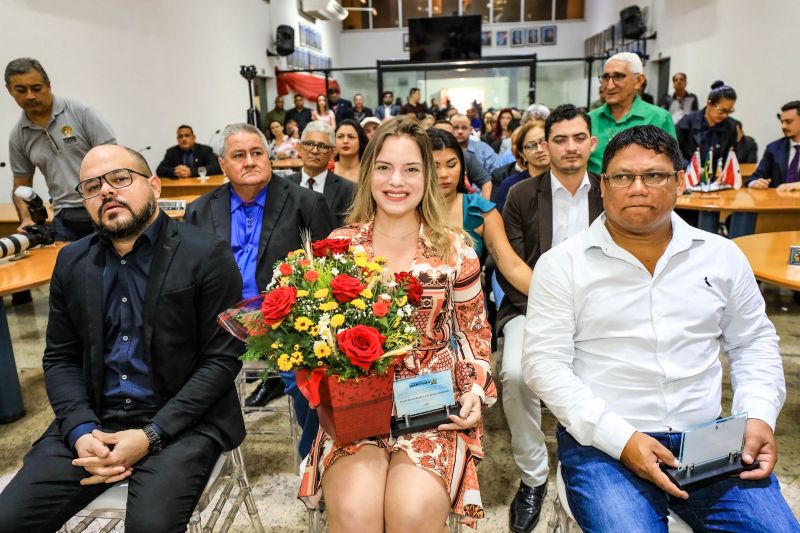 Homenagem primeira Dama, representada dela irmã Isabela lima 
 
PLENÁRIO VEREADOR LUIZ MESQUITA
DA COSTA EM
MARITUBA Fotos Marco Santos/ Ag Pará <div class='credito_fotos'>Foto: Marco Santos / Ag. Pará   |   <a href='/midias/2022/originais/15530_1254abae-95fa-7b58-f5dd-dfa7c8be7a24.jpg' download><i class='fa-solid fa-download'></i> Download</a></div>