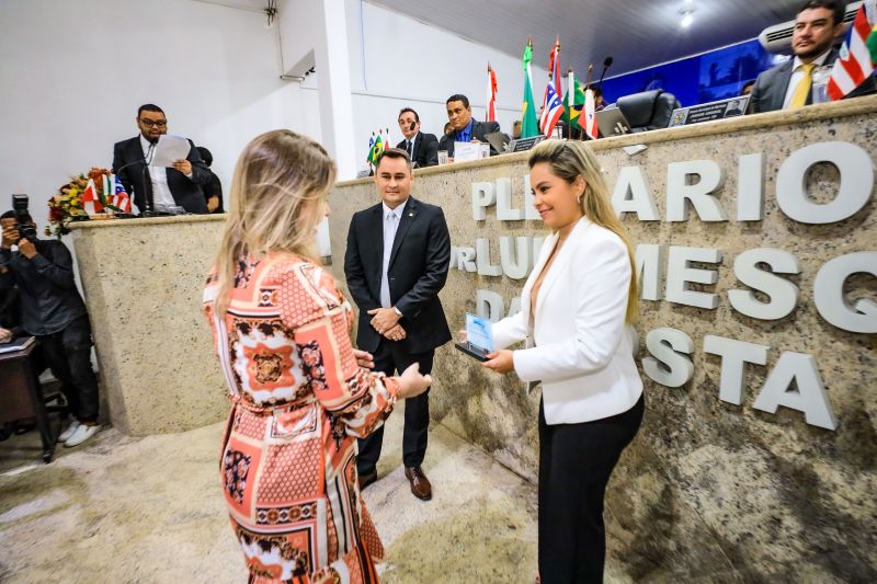 Homenagem primeira Dama, representada dela irmã Isabela lima 
 
PLENÁRIO VEREADOR LUIZ MESQUITA
DA COSTA EM
MARITUBA Fotos Marco Santos/ Ag Pará <div class='credito_fotos'>Foto: Marco Santos / Ag. Pará   |   <a href='/midias/2022/originais/15530_12f6c000-5f5b-9483-0d59-436ec99efd7e.jpg' download><i class='fa-solid fa-download'></i> Download</a></div>