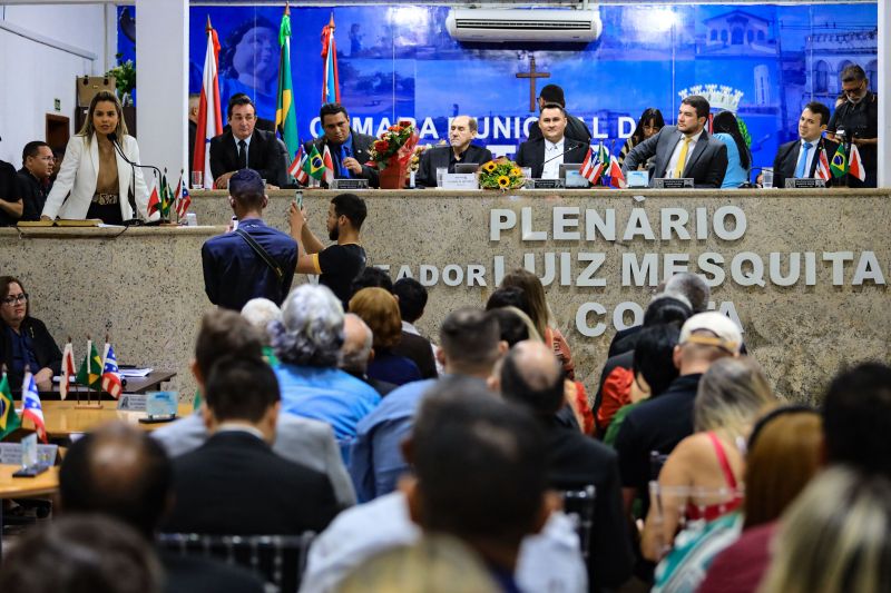 Homenagem primeira Dama, representada dela irmã Isabela lima 
 
PLENÁRIO VEREADOR LUIZ MESQUITA
DA COSTA EM
MARITUBA Fotos Marco Santos/ Ag Pará <div class='credito_fotos'>Foto: Marco Santos / Ag. Pará   |   <a href='/midias/2022/originais/15530_243c57fc-4c09-e0e2-3958-b9fe21689dbe.jpg' download><i class='fa-solid fa-download'></i> Download</a></div>