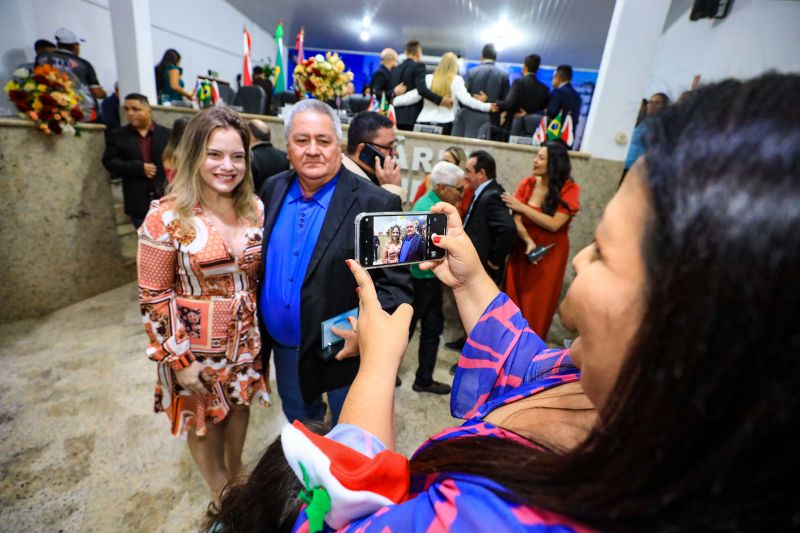 Homenagem primeira Dama, representada dela irmã Isabela lima 
 
PLENÁRIO VEREADOR LUIZ MESQUITA
DA COSTA EM
MARITUBA Fotos Marco Santos/ Ag Pará <div class='credito_fotos'>Foto: Marco Santos / Ag. Pará   |   <a href='/midias/2022/originais/15530_2b881883-78e7-0279-c4b4-b2afd46660e8.jpg' download><i class='fa-solid fa-download'></i> Download</a></div>