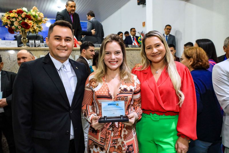 Homenagem primeira Dama, representada dela irmã Isabela lima 
 
PLENÁRIO VEREADOR LUIZ MESQUITA
DA COSTA EM
MARITUBA Fotos Marco Santos/ Ag Pará <div class='credito_fotos'>Foto: Marco Santos / Ag. Pará   |   <a href='/midias/2022/originais/15530_87b82641-6a8a-8b31-a537-2faa86f61cd5.jpg' download><i class='fa-solid fa-download'></i> Download</a></div>