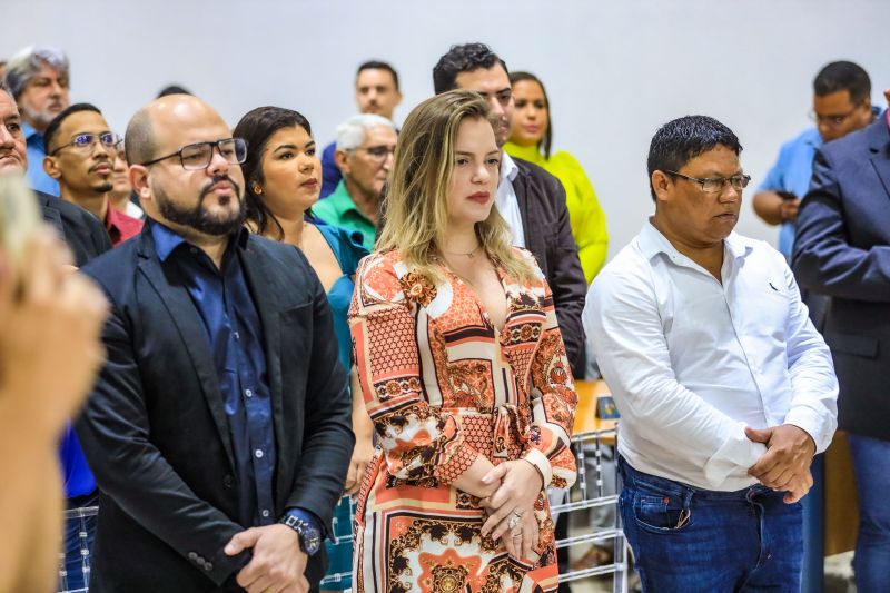 Homenagem primeira Dama, representada dela irmã Isabela lima 
 
PLENÁRIO VEREADOR LUIZ MESQUITA
DA COSTA EM
MARITUBA Fotos Marco Santos/ Ag Pará <div class='credito_fotos'>Foto: Marco Santos / Ag. Pará   |   <a href='/midias/2022/originais/15530_b9dbe300-ce49-4766-34be-08376f8ce088.jpg' download><i class='fa-solid fa-download'></i> Download</a></div>