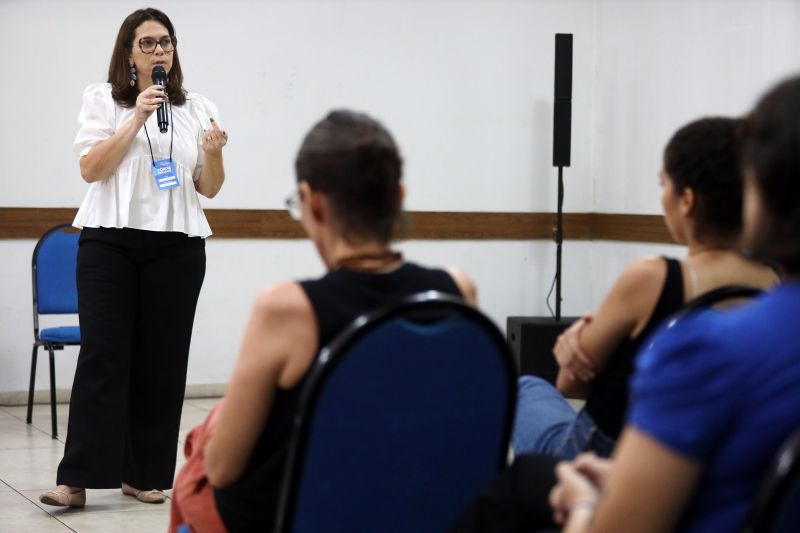 Diretora de Mudanças Climáticas, Serviços Ambientais e Bioeconomia da Secretaria, Camille Bemerguy. <div class='credito_fotos'>Foto: Bruno Cecim / Ag.Pará   |   <a href='/midias/2022/originais/15541_5ad21ff4-3079-49b2-cc03-a5295d7a7ce5.jpg' download><i class='fa-solid fa-download'></i> Download</a></div>