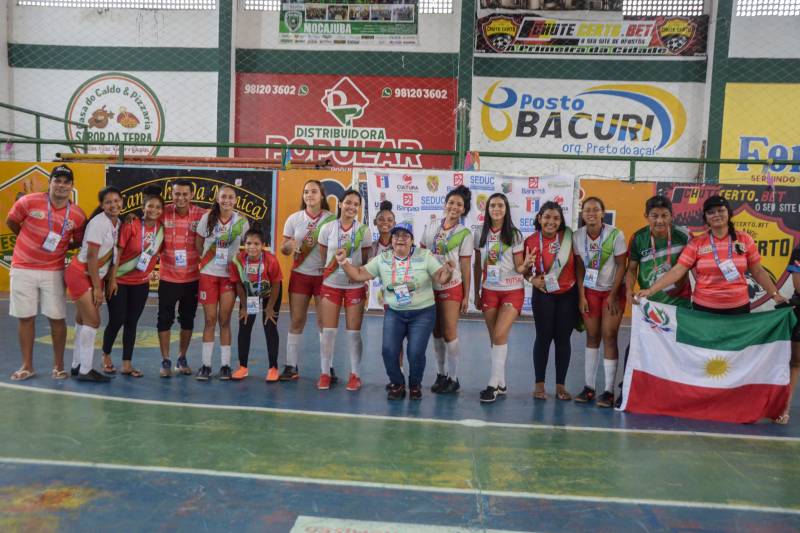 Escola municipal Izabel Barral da cidade do Acará - foi campeã de futsal femenino -
