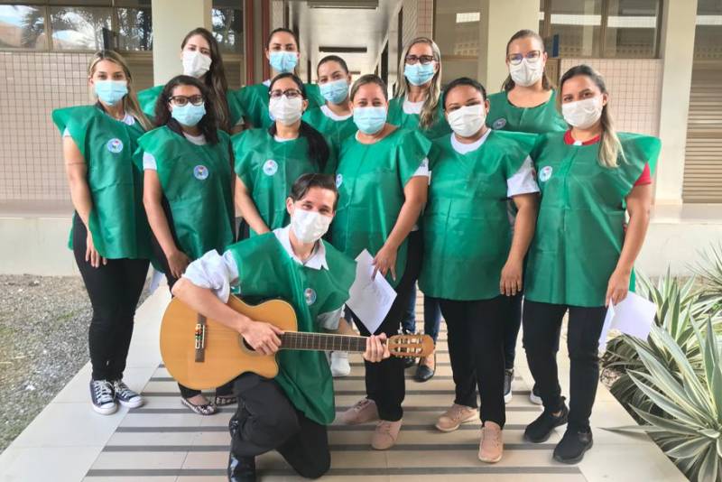 O Coral do HGT surgiu a partir do trabalho desenvolvido pela equipe com musicoterapia