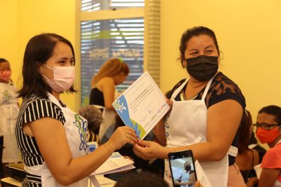 galeria: Alunas recebem certificação do curso de Costura Industrial da UsiPaz Icuí-Guajará, em Ananindeua
