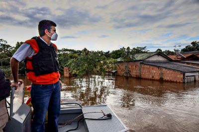 notícia: Governo do Estado vai construir abrigos para famílias atingidas pelas enchentes em Marabá