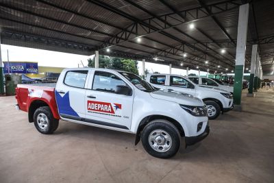 galeria: Governador entrega Carro para Adepara e EMATER Sul do Pará -  Conceição do Araguaia