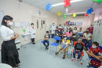 notícia: Crianças da Classe Hospitalar do Oncológico Infantil voltam às aulas