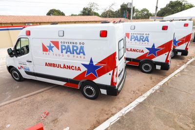 notícia: Governo entrega ambulâncias durante agenda de realizações em Igarapé Açu