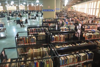 notícia: Biblioteca Pública Arthur Vianna completa 152 anos com música, teatro e muita literatura