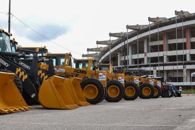 notícia: Governo do Estado entrega equipamentos para 28 municípios