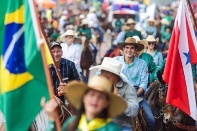 galeria: Governador Participa da Cavalgada em Redenção