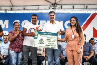 notícia: Beneficiários do 'CNH Pai D'Égua' de Marabá e Parauapebas recebem carteiras de habilitação