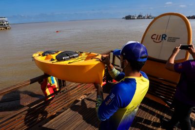 galeria: CIIR leva pessoas com deficiência à prática da canoagem na baía do Guajará