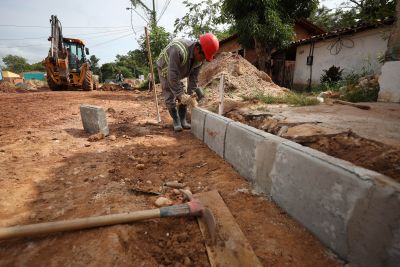 notícia: Obras de pavimentação avançam no bairro do Icuí-Guajara em Ananindeua
