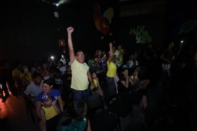 notícia: Usinas da Paz da Cabanagem e Jurunas/Condor reúnem moradores no primeiro jogo do Brasil na Copa