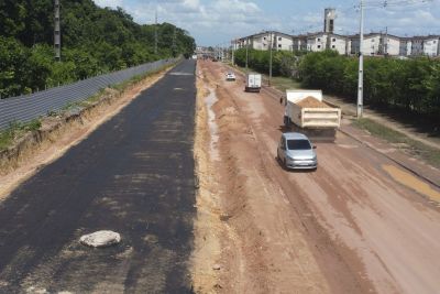 notícia: Pista de asfalto é parcialmente liberada para continuidade das obras da avenida Ananin