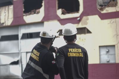 notícia: Polícia Científica analisa causas de incêndio no bairro do Telégrafo, em Belém