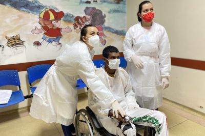 notícia: No Hospital Metropolitano, gameterapia auxilia na recuperação de vítimas de queimaduras